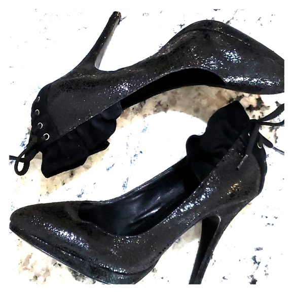 BCBG leather faux snake Holiday heels - Picture 2 of 8